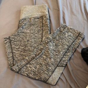 Grey VS pink legging